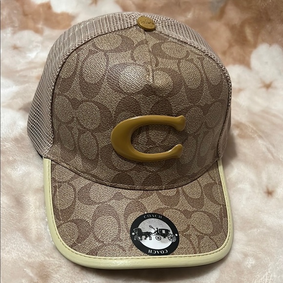 Coach Tan and Gold Cap - Picture 1 of 4